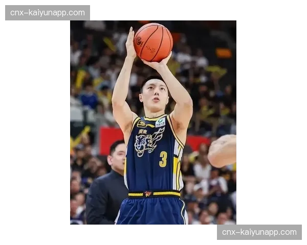 胡明轩确定轮休收官战 膝盖伤势进入关键恢复期为季后赛蓄力